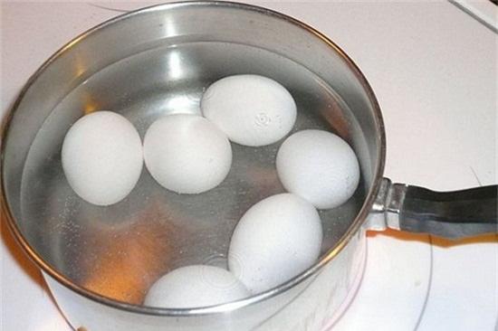 Luộc trứng cho thêm vài lát chanh tươi, điều kì diệu xảy ra khiến bạn phải kinh ngạc - 5