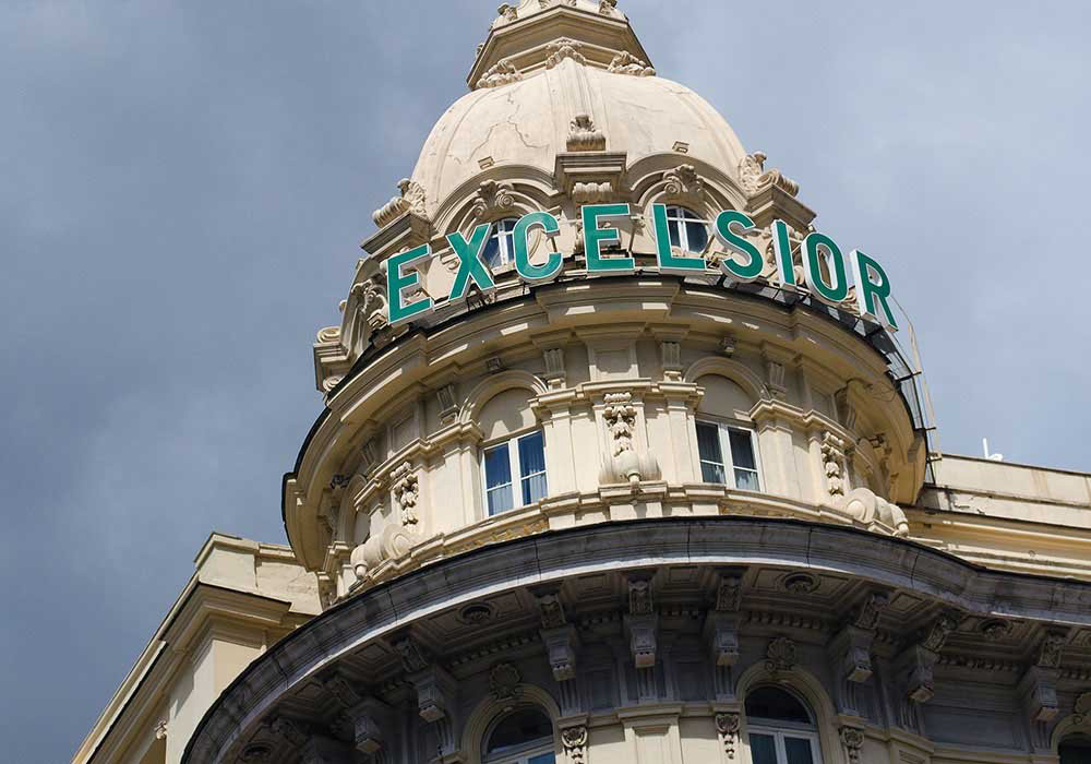 10 khách sạn xa hoa lộng lẫy nhất thế giới, du khách ước một lần đến trong đời - 3