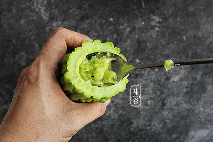 Cách làm khổ qua nhồi bí đỏ, nhìn cực kỳ đẹp mắt, ăn lại không đắng, thích hợp cho trẻ nhỏ - 4