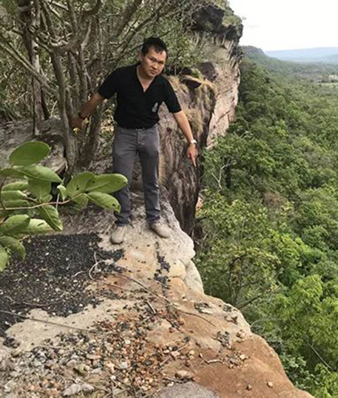 Phút trước hôn vợ đắm đuối, phút sau đẩy vợ xuống vực thẳm... chỉ vì tiền bảo hiểm - 4