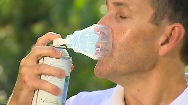 Tháng 9/2017, John Dickinson và Ruygrok (đồng sáng lập công ty Green and Clean Air ở Australia) thu gom không khí sạch rồi đóng chai để bán.