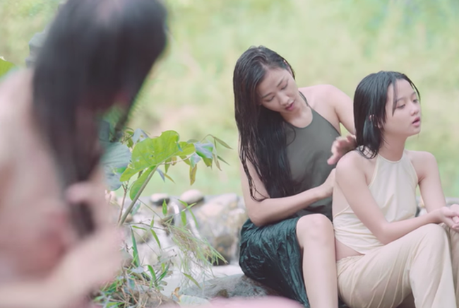 Tháng 9-2018, bộ phim của nữ đạo diễn trẻ Nguyễn Phương Anh được công chiếu trong hạng mục “Khám phá” (Discovery) dành cho các tài năng mới của LHP Toronto (Canada). Tại đây, phim đã được NET PAC (Mạng lưới các nhà phê bình phim Châu Á Thái Bình Dương) trao tặng giải thưởng “Phim châu Á hay nhất”.