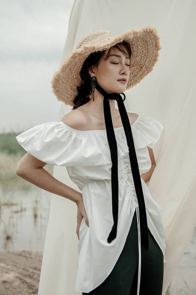 Cô luôn biết cách gây thương nhớ với dung mạo xinh đẹp như một nàng thơ, phong cách thời trang phong phú, không bó hẹp trong bất kỳ một style nào.