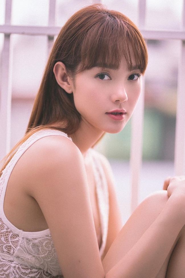 Sau 8 năm vướng ồn ào trên, Minh Hằng đã trở thành ngôi sao hạng A trong làng giải trí. Không chỉ xinh đẹp, tài năng cô còn khẳng định được sức hút của mình trong nhiều lĩnh vực từ ca hát tới đóng phim, kinh doanh, làm người mẫu...