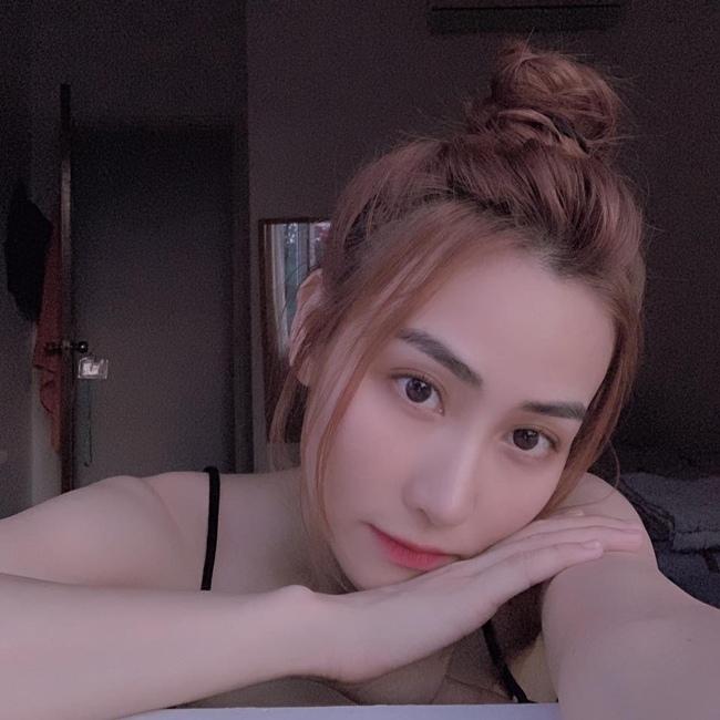 Ngân Khánh là diễn viên, ca sĩ nổi tiếng với nhiều tác phẩm như