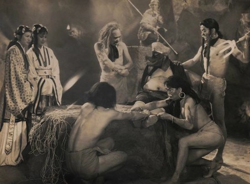 Bất ngờ với Tây Du Ký từ năm 1927: Trang phục hở hang, hoá trang như phim kinh dị - 7