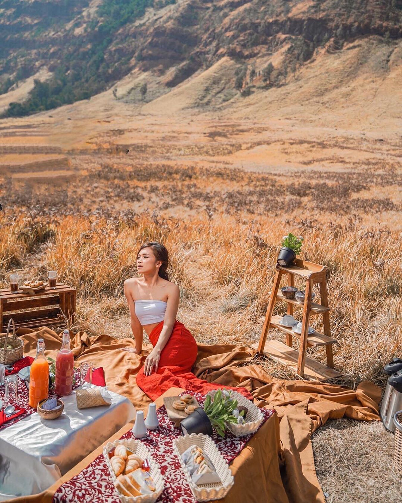 Tiền vệ Indonesia cầu hôn lãng mạn với bạn gái siêu xinh đẹp và nóng bỏng - 9