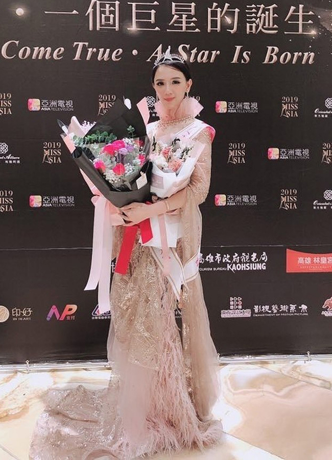 Hình ảnh mỹ nhân tham gia cuộc thi nhan sắc hồi tháng 8 vừa qua được chia sẻ lại rộng rãi trên mạng xã hội.