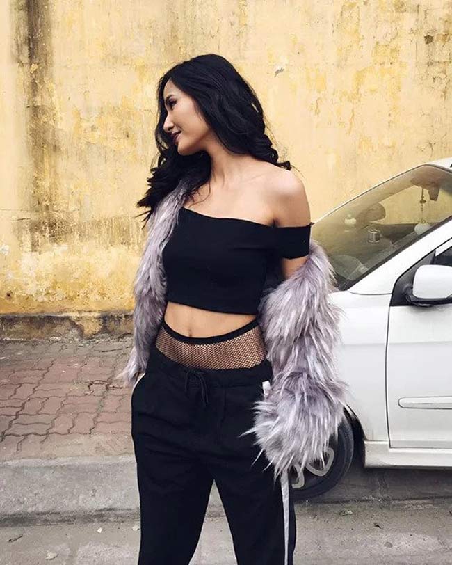 Tất lưới tuy hot và sexy nhưng nó hoàn toàn không dễ chinh phục như quần tất mỏng thông thường.