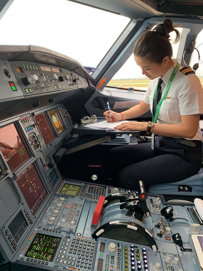 Việc kết hôn của nữ diễn viên Diệu Thúy gây bất ngờ bởi cô vắng bóng khá lâu trong làng giải trí Việt.