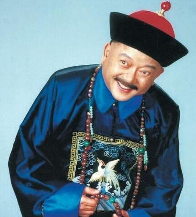 Cuộc sống giàu có, tiêu tiền tỷ mỗi tháng của