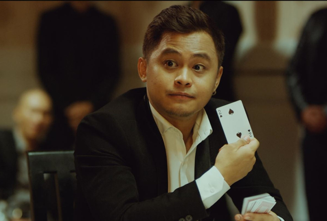 Anh cho biết bản thân ôm số nợ lớn là do từng chung vốn làm ăn với bạn, nhưng đã thất bại vì quá cả tin. Để trả nợ, La Thành sa chân vào cờ bạc để mong kiếm tiền nhanh nhưng càng chơi lại càng nợ nhiều hơn.