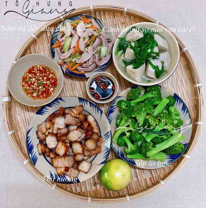 Mê tít mâm cơm đã ngon lại đẹp của mẹ đảm Hà thành, kéo cả chồng lẫn hai con trai vào bếp - 16