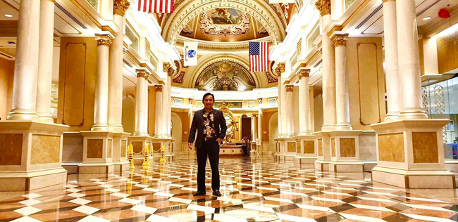 Quang Tèo từng thừa nhận, cát-xê anh nhận được trong mỗi lần đi diễn đám cưới đều dao động từ 20 - 30 triệu, tùy vào mối quan hệ với gia chủ. Chính nguồn thu này đã giúp đời sống kinh tế của gia đình anh khá lên trong nhiều năm gần đây.