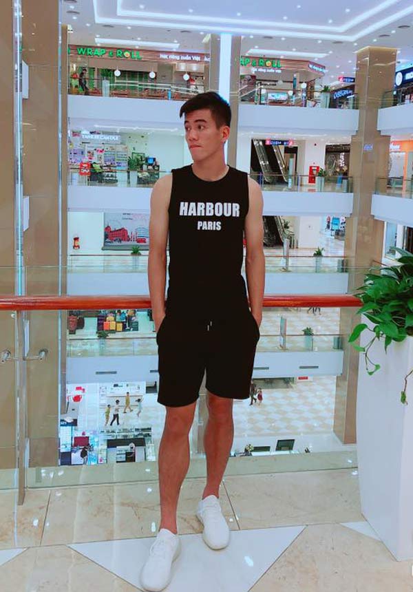 Chỉ thích diện áo phông, quần cộc, Tiến Linh vẫn khiến vạn chị em liêu xiêu - 6