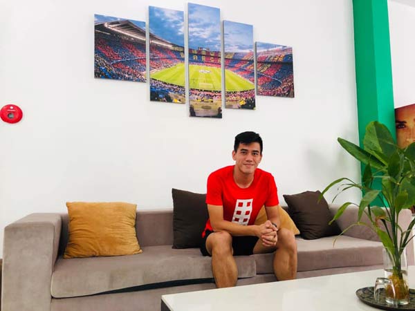 Chỉ thích diện áo phông, quần cộc, Tiến Linh vẫn khiến vạn chị em liêu xiêu - 9