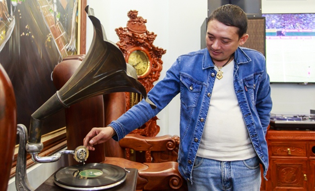 Chiến Thắng tậu xế sang, fan chỉ chú ý tới biển số