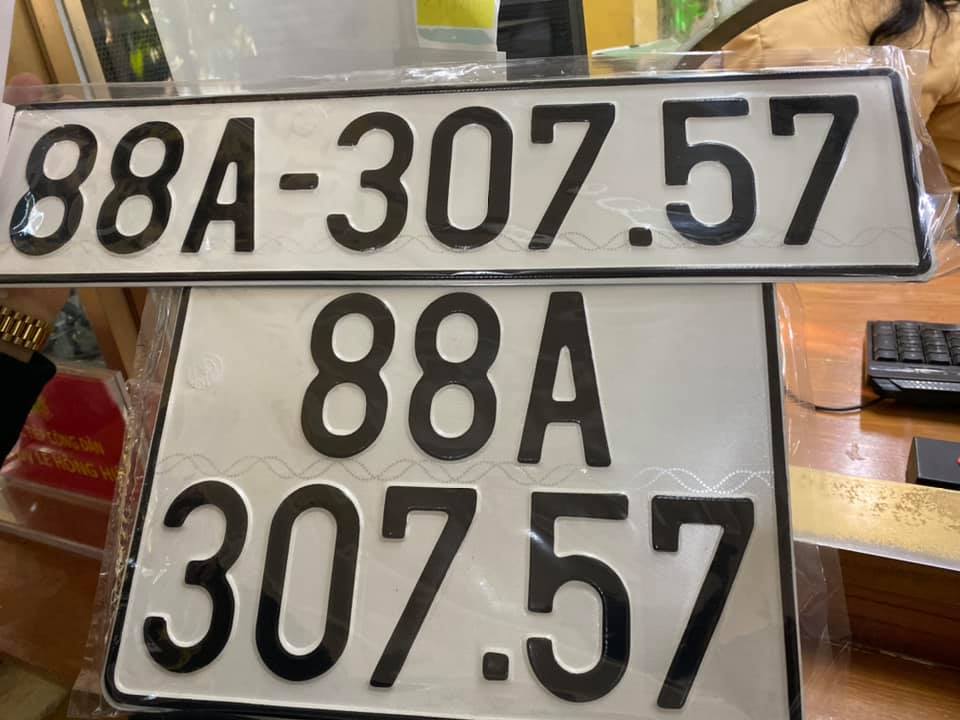 Chiến Thắng tậu xế sang, fan chỉ chú ý tới biển số