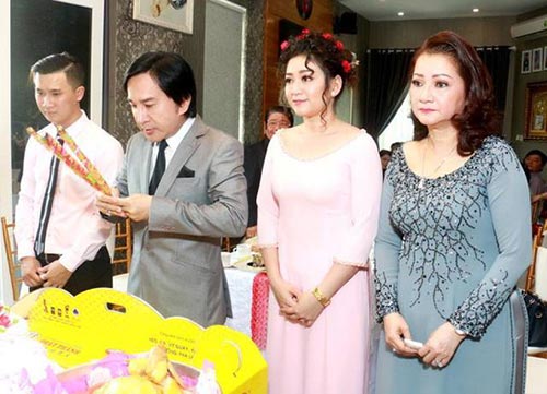 Nhan sắc hai cô vợ đầu kín tiếng của