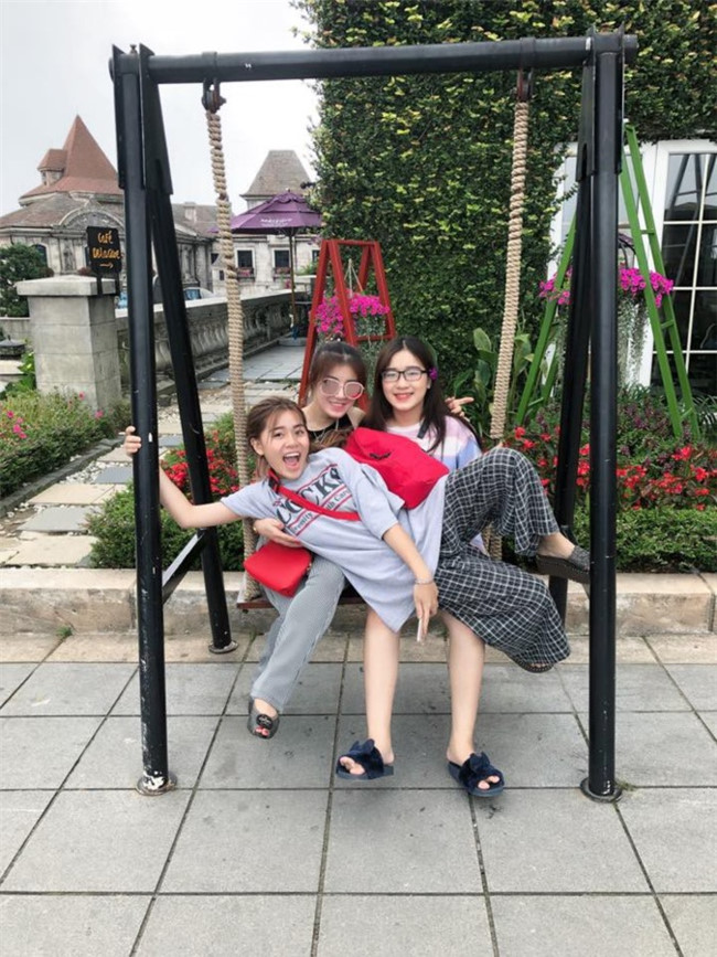 Nhan sắc hai cô vợ đầu kín tiếng của