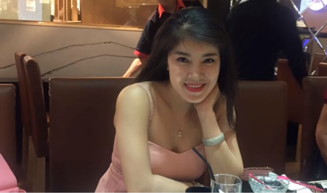 Nhan sắc hai cô vợ đầu kín tiếng của