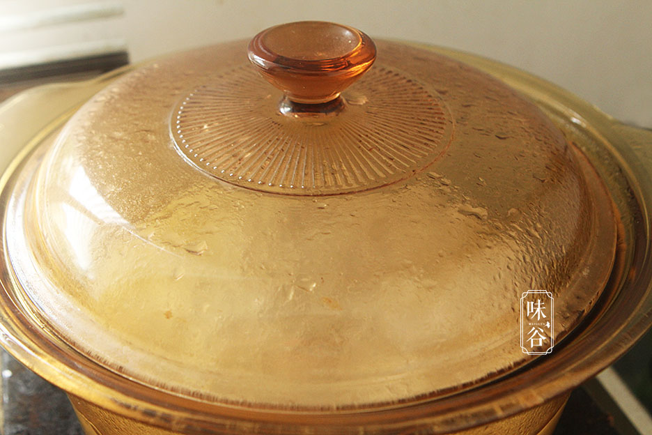 Món canh xương bò hầm với loại củ rẻ tiền nhưng lại được ví như