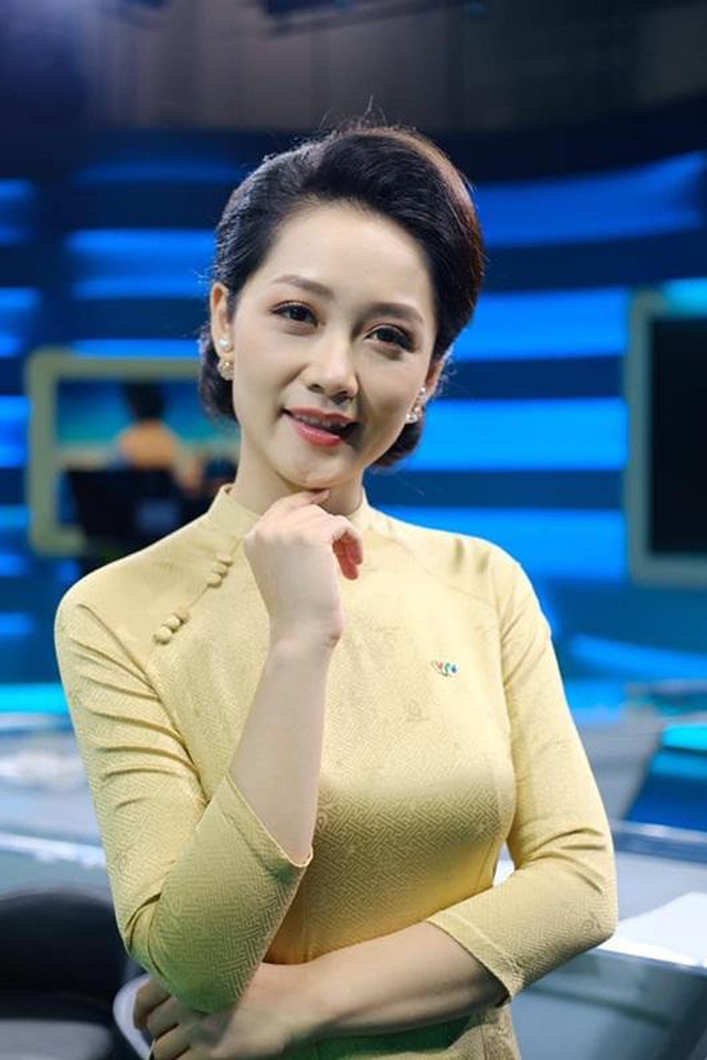 Nữ MC xinh đẹp nổi tiếng của bản tin Thời sự 19h VTV tiết lộ 