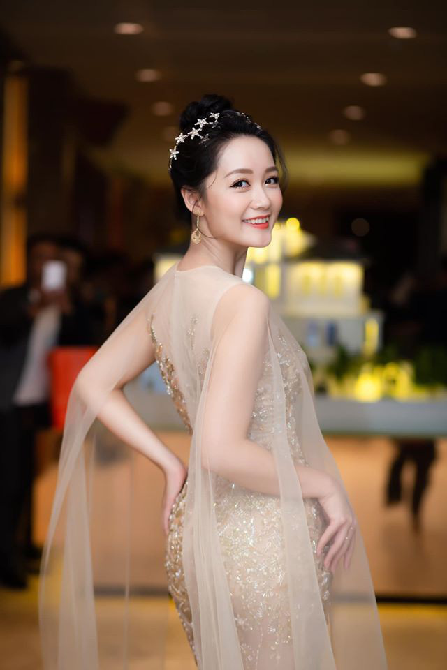 Nữ MC xinh đẹp nổi tiếng của bản tin Thời sự 19h VTV tiết lộ