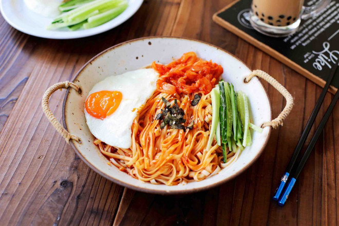 Mì trộn chỉ làm trong 15 phút nhưng ngon bất ngờ cho bữa trưa nhanh gọn - 4