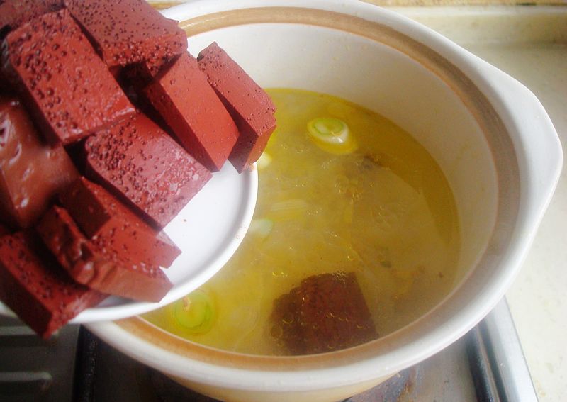 Không cần cầu kỳ, nấu miến với tiết và đậu phụ cũng đủ khiến cả nhà khen ngon - 6