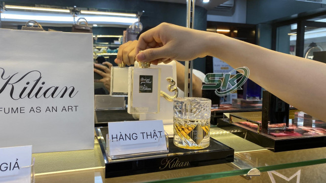 Cận cảnh hàng tiêu dùng thật – giả giống nhau y đúc, bằng mắt thường rất khó nhận ra - 13