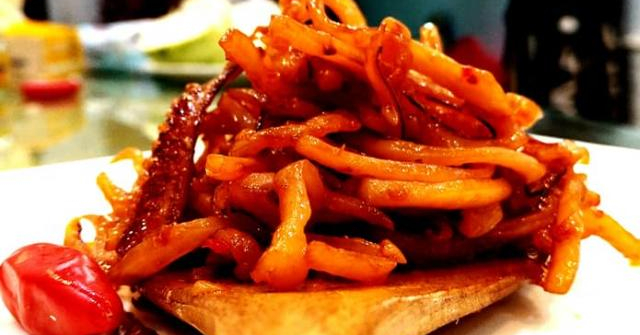 Cách làm mực khô rim mắm tỏi ngon như ngoài hàng