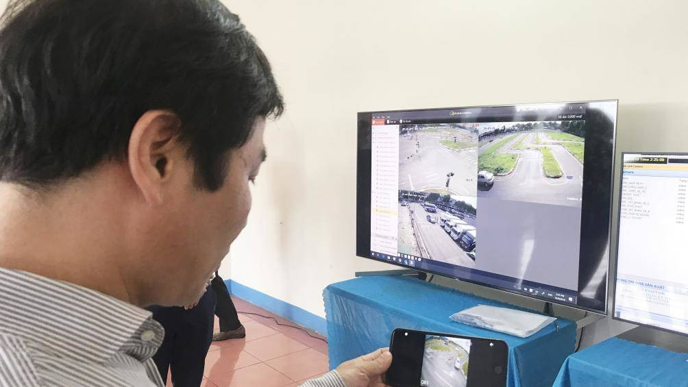 Trung tâm dạy lái xe phải lắp thiết bị giám sát học viên