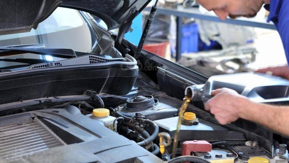 Xe số tự động có cần thay dầu hộp số?