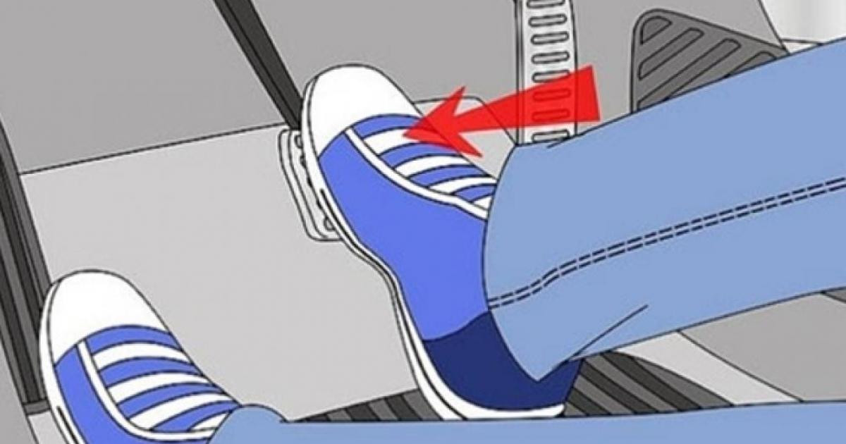 Sao không thiết kế chân phanh, chân ga xa nhau để tránh đạp nhầm chân ga?