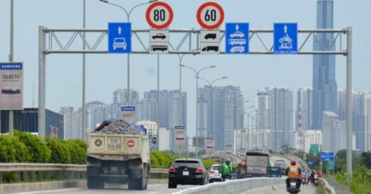 Tài xế nói gì về quy chuẩn giao thông đường bộ mới?