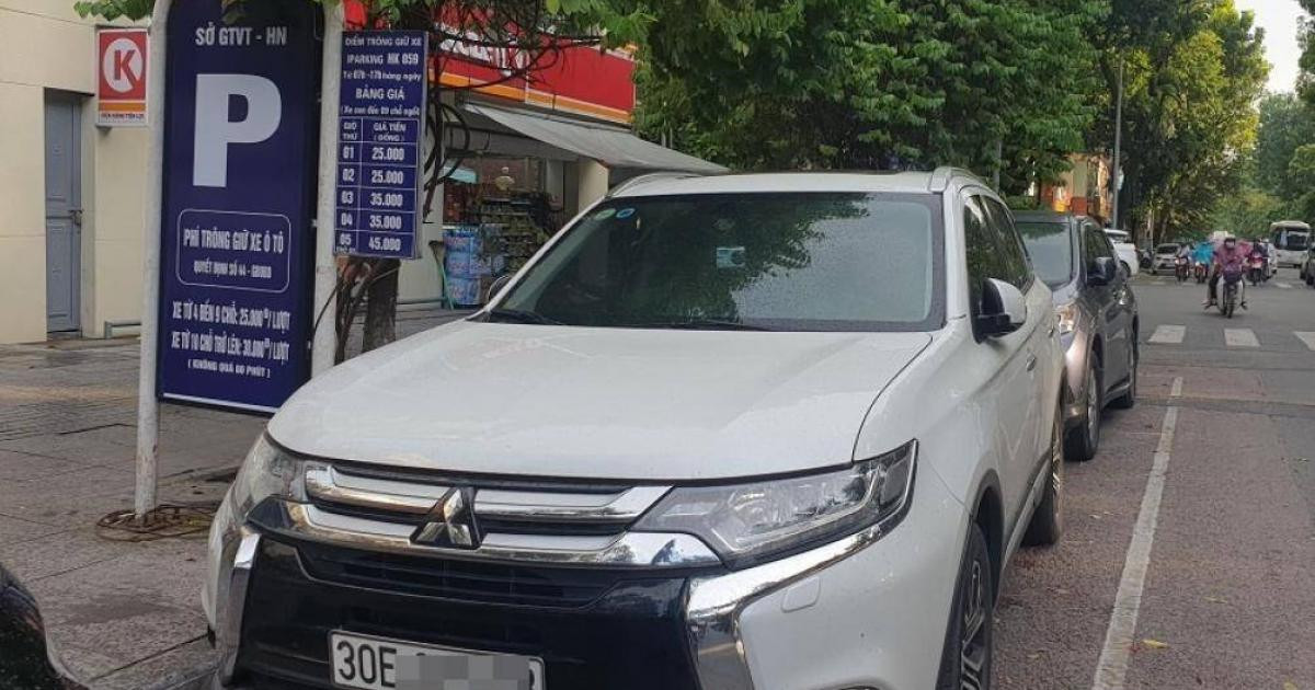 Giá trông, giữ xe ô tô thay đổi thế nào sau khi Hà Nội tạm dừng iParking?