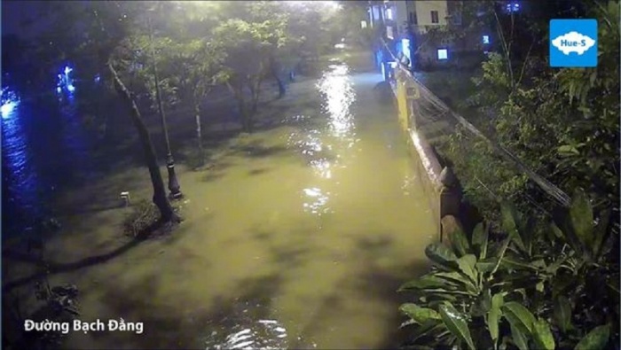 Mua lon TP Hue bi nuoc lu bua vay