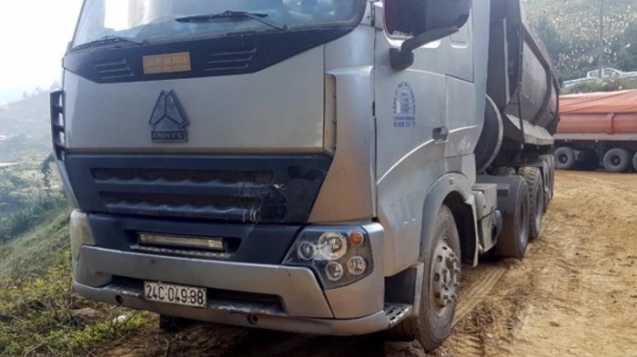 Đã tìm được tài xế ô tô gây tai nạn chết 2 người rồi bỏ trốn ở Yên Bái 1