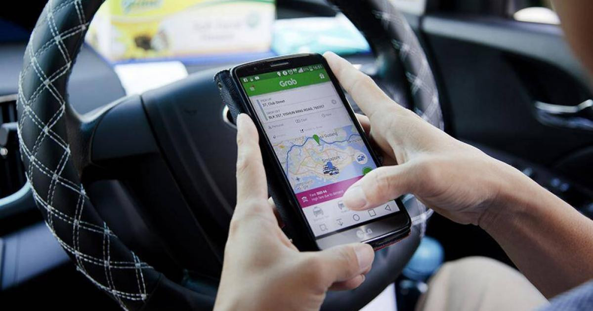 Singapore: Xe công nghệ thu phí nền tảng phải xin ý kiến người dân