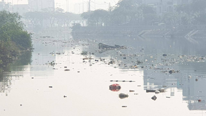 rác, rác, rác… ngập đại lộ đẹp nhất sài gòn