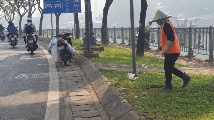 rác, rác, rác… ngập đại lộ đẹp nhất sài gòn