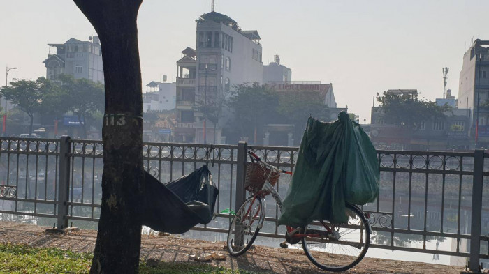 rác, rác, rác… ngập đại lộ đẹp nhất sài gòn