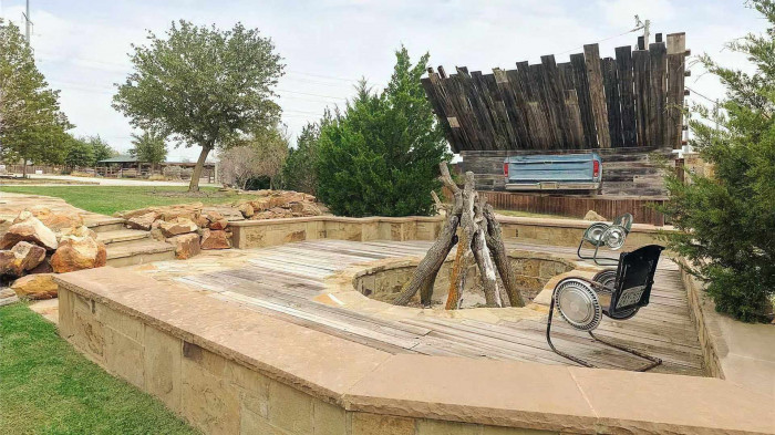 Ngôi nhà kỷ vật ô tô trị giá 8 triệu USD 7