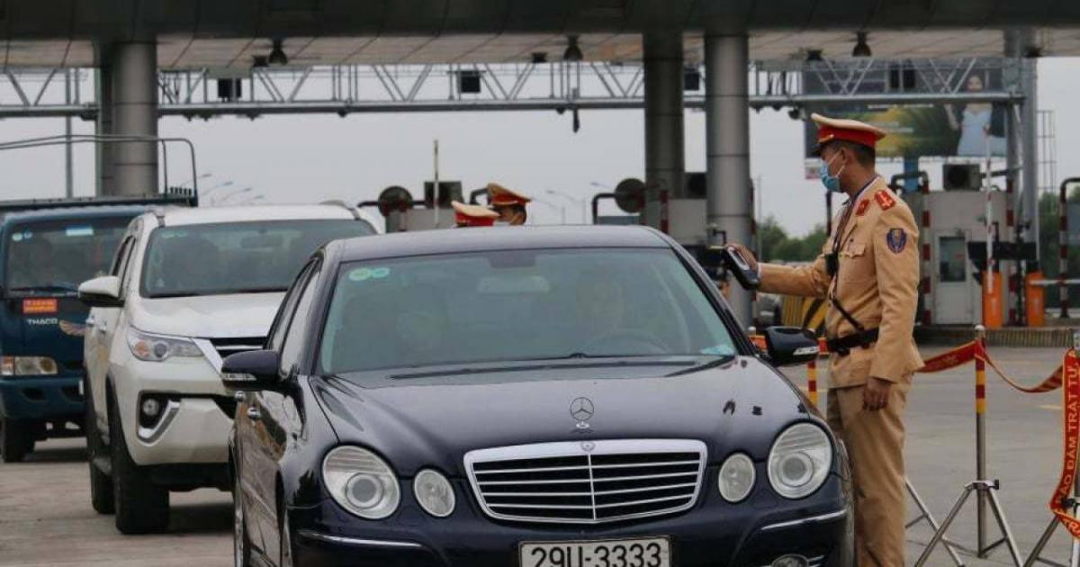 Mùng 1 Tết, CSGT xử phạt gần 1.800 vi phạm giao thông, tạm giữ 690 xe