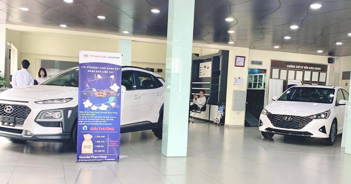Ô tô giảm giá kịch sàn vẫn vắng khách