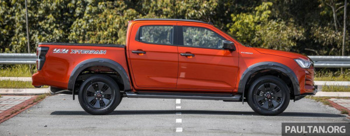 Bán tải ế nhất Việt Nam ra mắt phiên bản mới tại Malaysia, giá từ 496 triệu 6