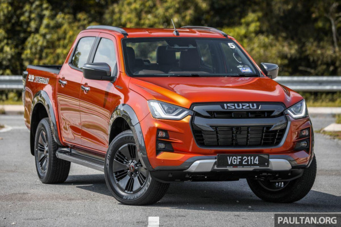 Bán tải ế nhất Việt Nam ra mắt phiên bản mới tại Malaysia, giá từ 496 triệu 2