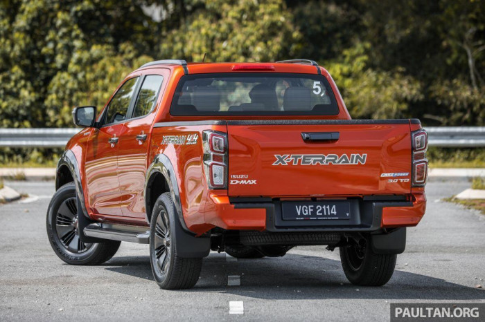 Bán tải ế nhất Việt Nam ra mắt phiên bản mới tại Malaysia, giá từ 496 triệu 4