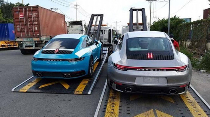 Người giàu Châu Á vung tiền mua xe Porsche 1